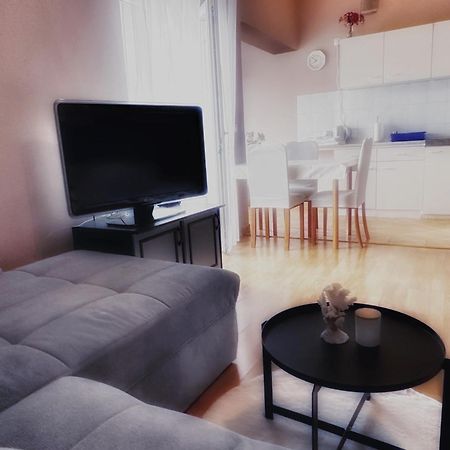 Deluxe Apartment Bluebay Oasis Fazana Bagian luar foto