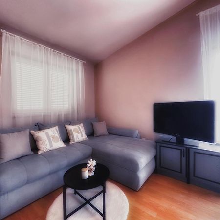Deluxe Apartment Bluebay Oasis Fazana Bagian luar foto