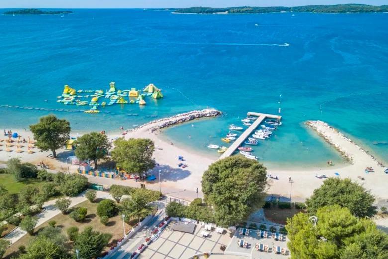 Deluxe Apartment Bluebay Oasis Fazana Bagian luar foto
